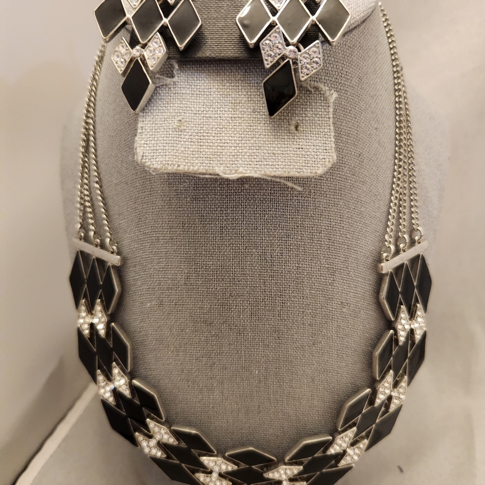 White House Black Market Black and Silver Necklace Set